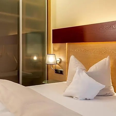 Avenon Privathotel Schwaiger Hof 3* Рётенбах-ан-дер-Пегниц